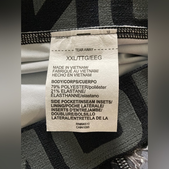 🔥🔥NWT Under Armour Black/grey Compression HEAT GEAR leggings w side pocket - Picture 6 of 8